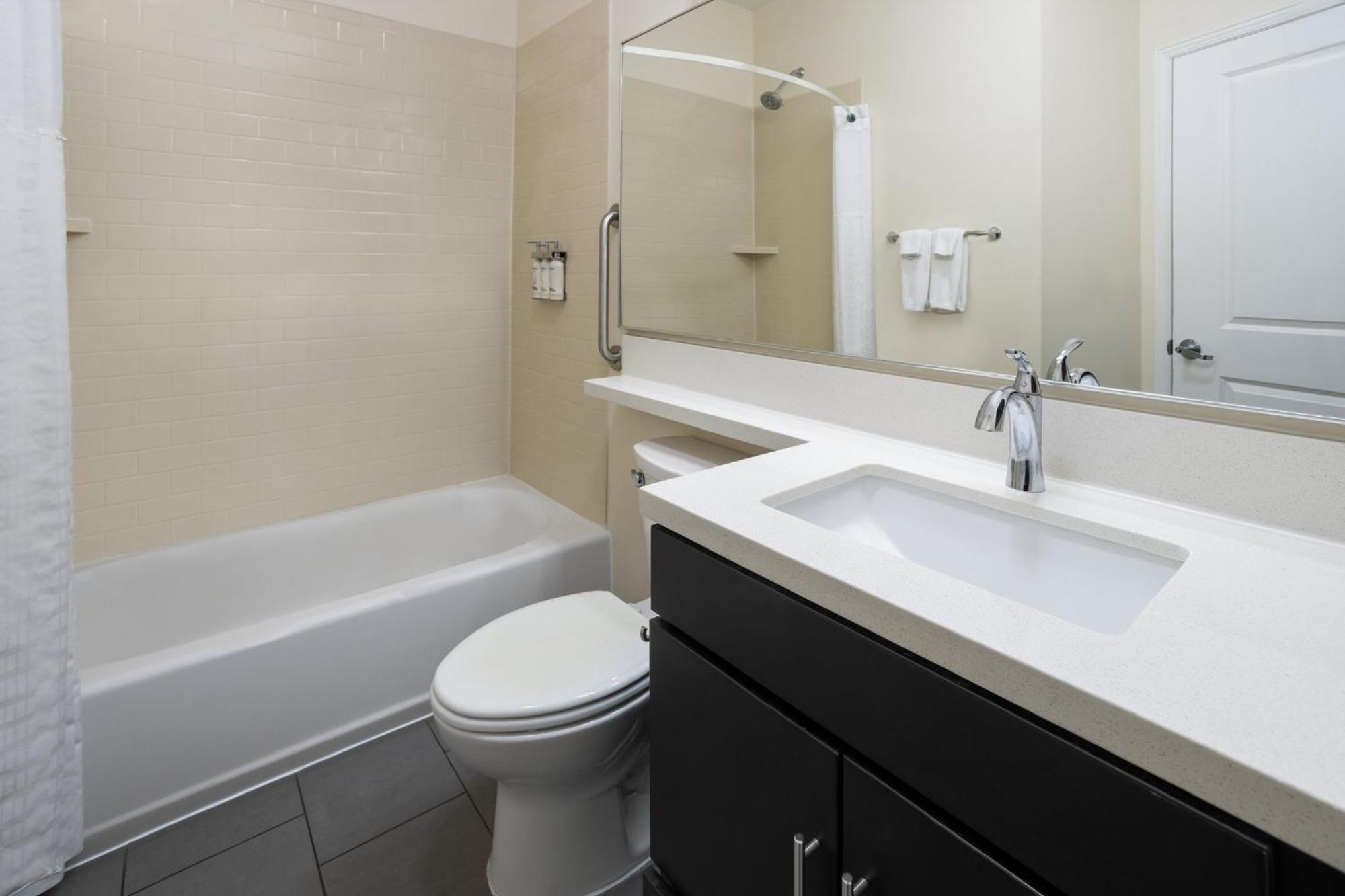 Candlewood Suites Philadelphia - Airport Area By Ihg Честер Экстерьер фото